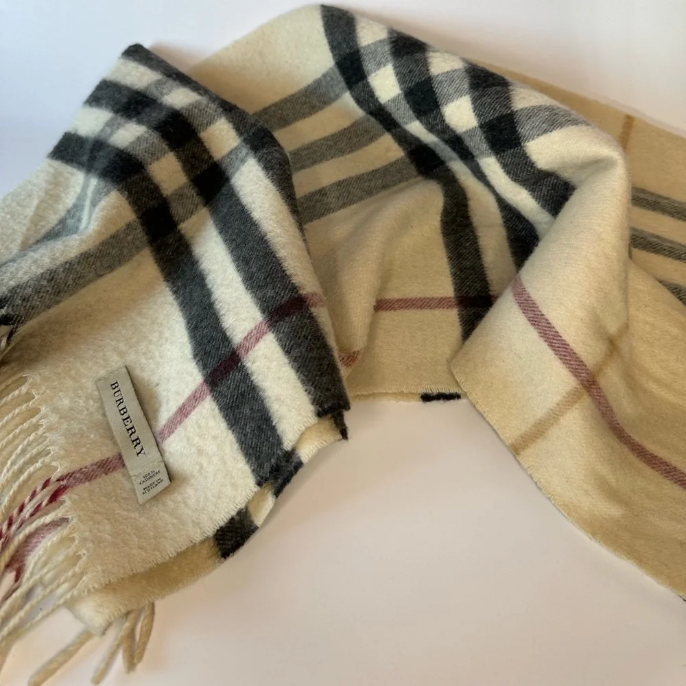 Burberry Scarf - Picture 3 of 3